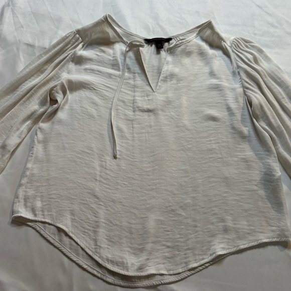 Banana Republic Tops - Banana Republic White Tan Long Sleeve Tie Front Blouse